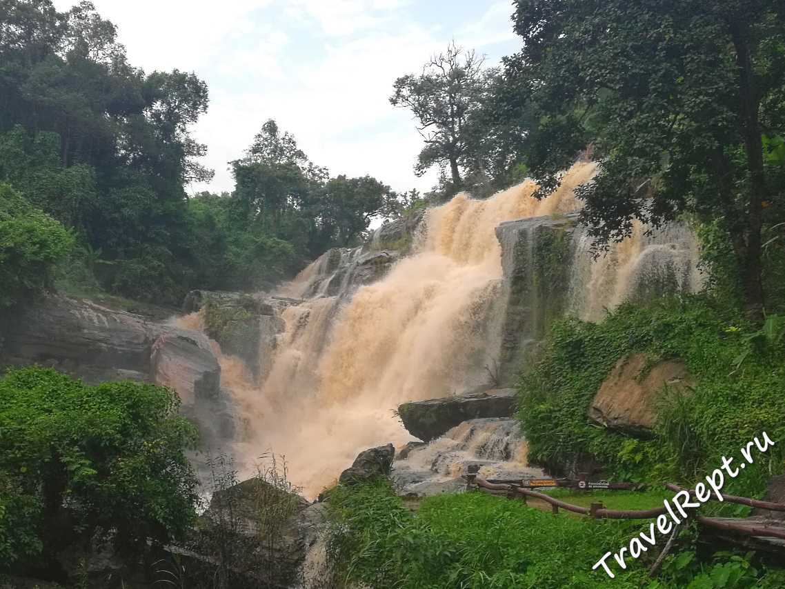 Mae Klang Waterfall 